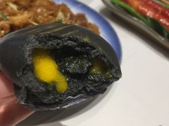 黑金流沙包-粤域茶餐厅