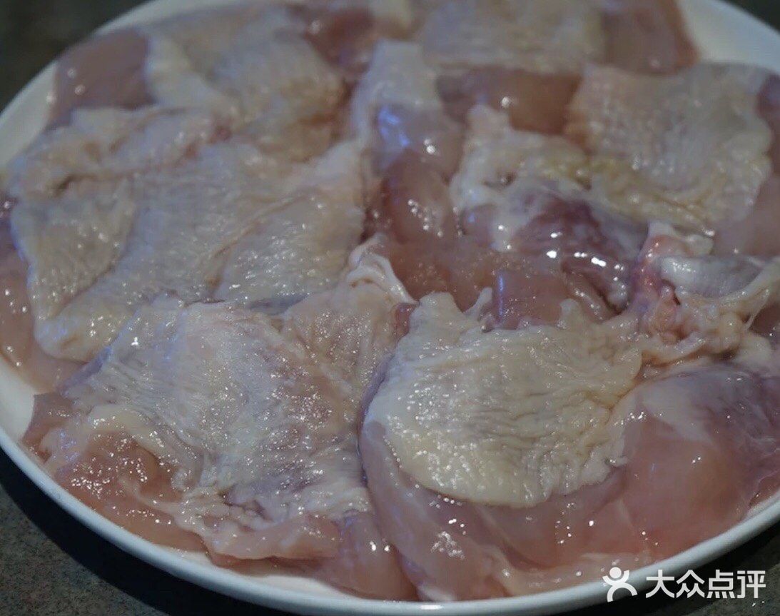 简单入门级的一道菜品快手姜葱蒸鸡