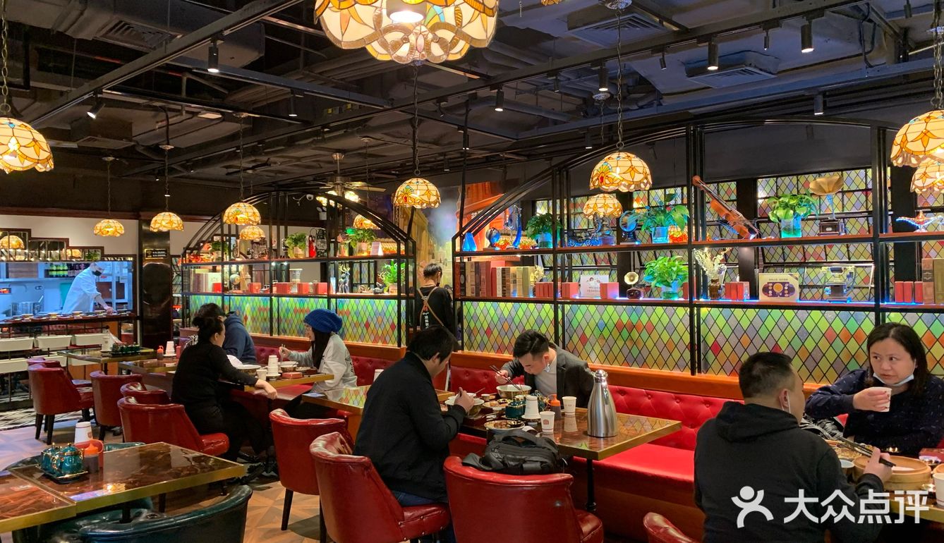打卡网红蟹粉店