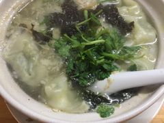-小许三鲜砂锅馄饨店(家多乐烟酒店)