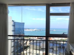 -YooMee优美智能科技美肤机构