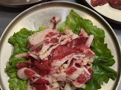 -围炉肉舍•炭烤活鳗•丹东海鲜烤肉(步行街店)