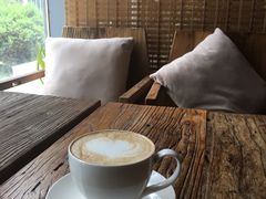 靠窗位-Serendipper Coffee(槐树岭4号院店)