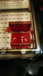 -明牌珠宝(新百店)