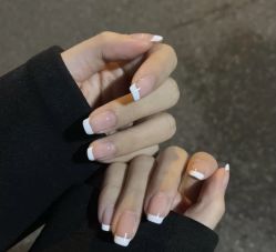 -孔雀手美甲美睫护理