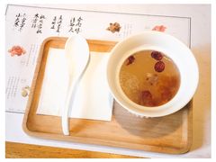 蔓越莓桃胶炖银耳-炖物24章·顺时轻养茶(杭州大厦店)