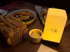 -FOUR PLAY BAR