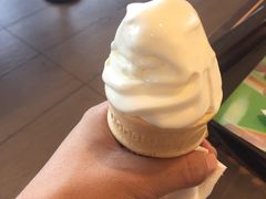 -麦当劳(展览路店)