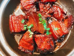 红烧肉配酒酿馒头-东门头·江鲜小馆(新天地店)