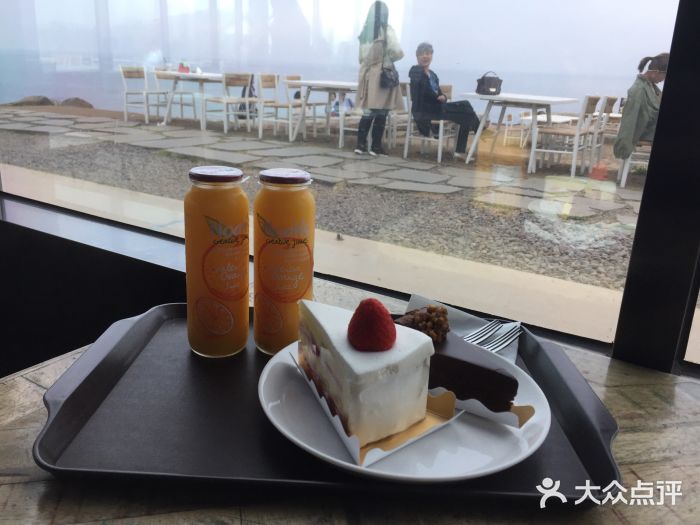 Cafe Aewol Monsant草莓蛋糕图片