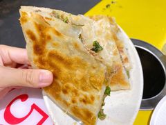 饼夹肉-老红桥炸灌肠牛肚锅烧烤(定福庄店)