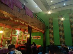 -香巴拉云南餐厅(华莱坞店)