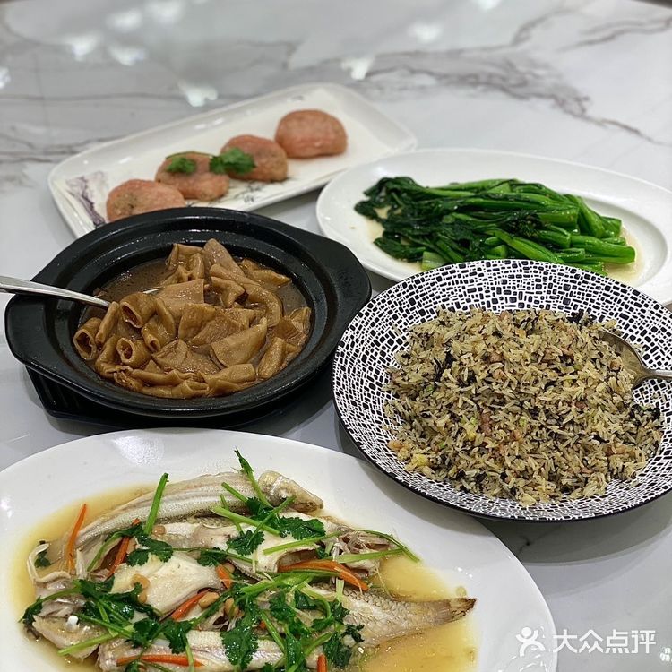 这家潮州菜好赞！就在拱北口岸耶！海鲜好新鲜！