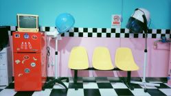 -变画·发型STUDIO