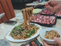 -粤潮牛肉火锅店(江南大道店)