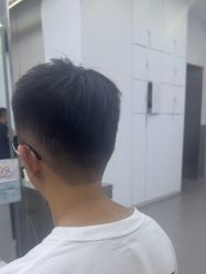 -首脑美发沙龙