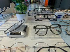-臻美视爵眼镜·明月·依视路·蔡司折扣店(广渠门店)