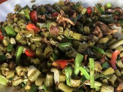 酸炒鸡胗-牛八宝桂林米粉(八里庄店)