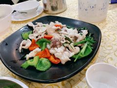 果仁炒生鱼片-禄源公·老莞诚饭店