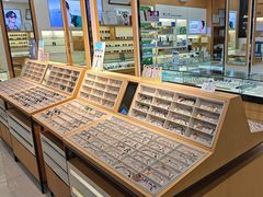 -光明眼镜·蔡司授权(徐泾店)