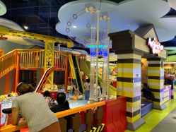 -MELAND CLUB亲子乐园•派对(虹桥万象城店)