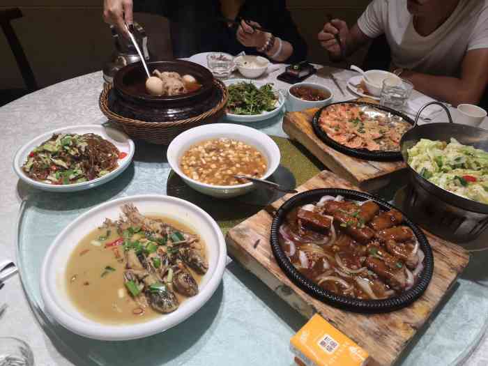 东阳餐馆(绍兴路店)-"这家店的服务实在是太差劲了,去的时候没有.