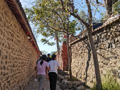 -百里峡七彩艺术小镇