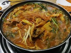 土豆排骨火锅-喇喇排骨火锅·传统韩式脊骨汤(望京西园总店)