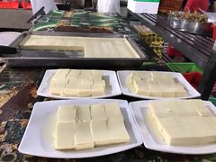 自制的豆腐-八仔大富楼·河鲜(西江店)