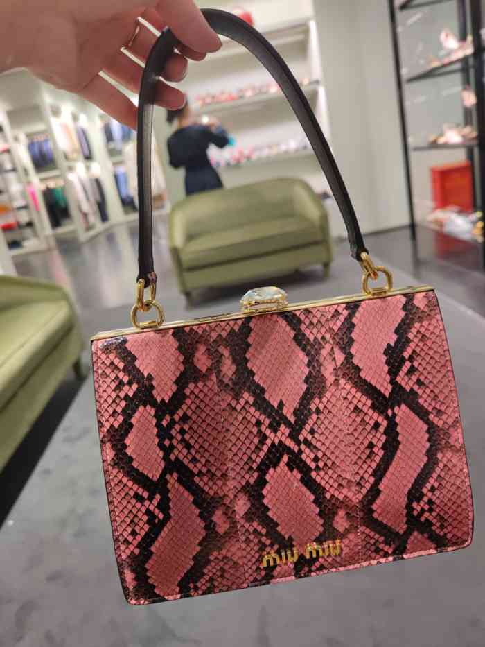 prada(奥特莱斯品牌直销广场店)-"其实个人蛮讨厌现在的红包风气,之前