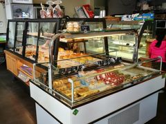 面包甜点陈列柜-优品颂烘焙咖啡(南山店)