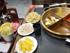 四宫格锅底-沸炉重庆老火锅(军事博物馆店)