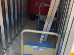-安东易迷你仓自助寄存仓库(淞虹路店)