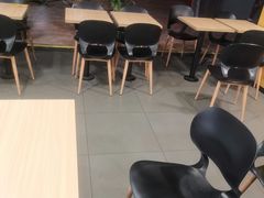 大堂-麦当劳(郑州东高铁站店)