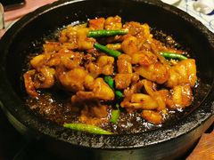 酱爆石锅蛙-绿茶餐厅(王府井永宁门店)