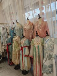 -一揽芳华汉服旗袍体验馆(拙政园店)