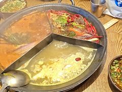 -巴卤社老火锅(财富店)