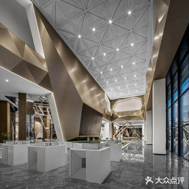 用艺术化的手法 ，造一个时空驿站！