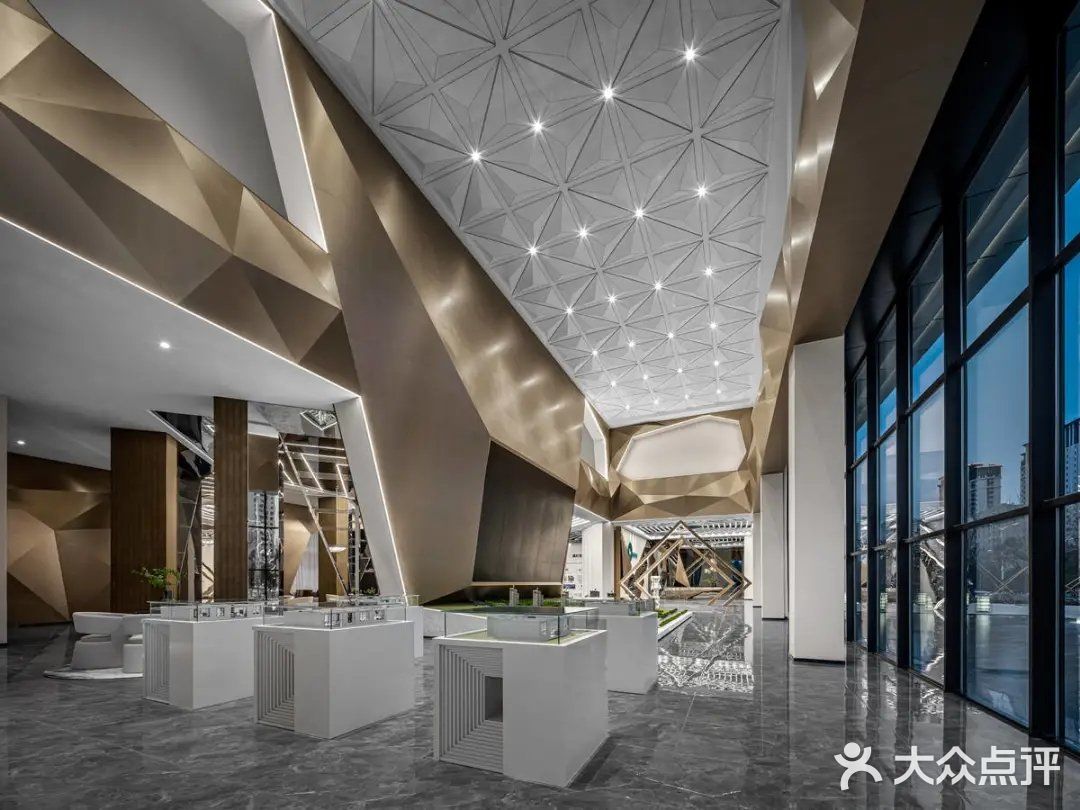 用艺术化的手法 ，造一个时空驿站！