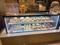 -花花卷卷·鲜食蛋糕(静安久光百货店)