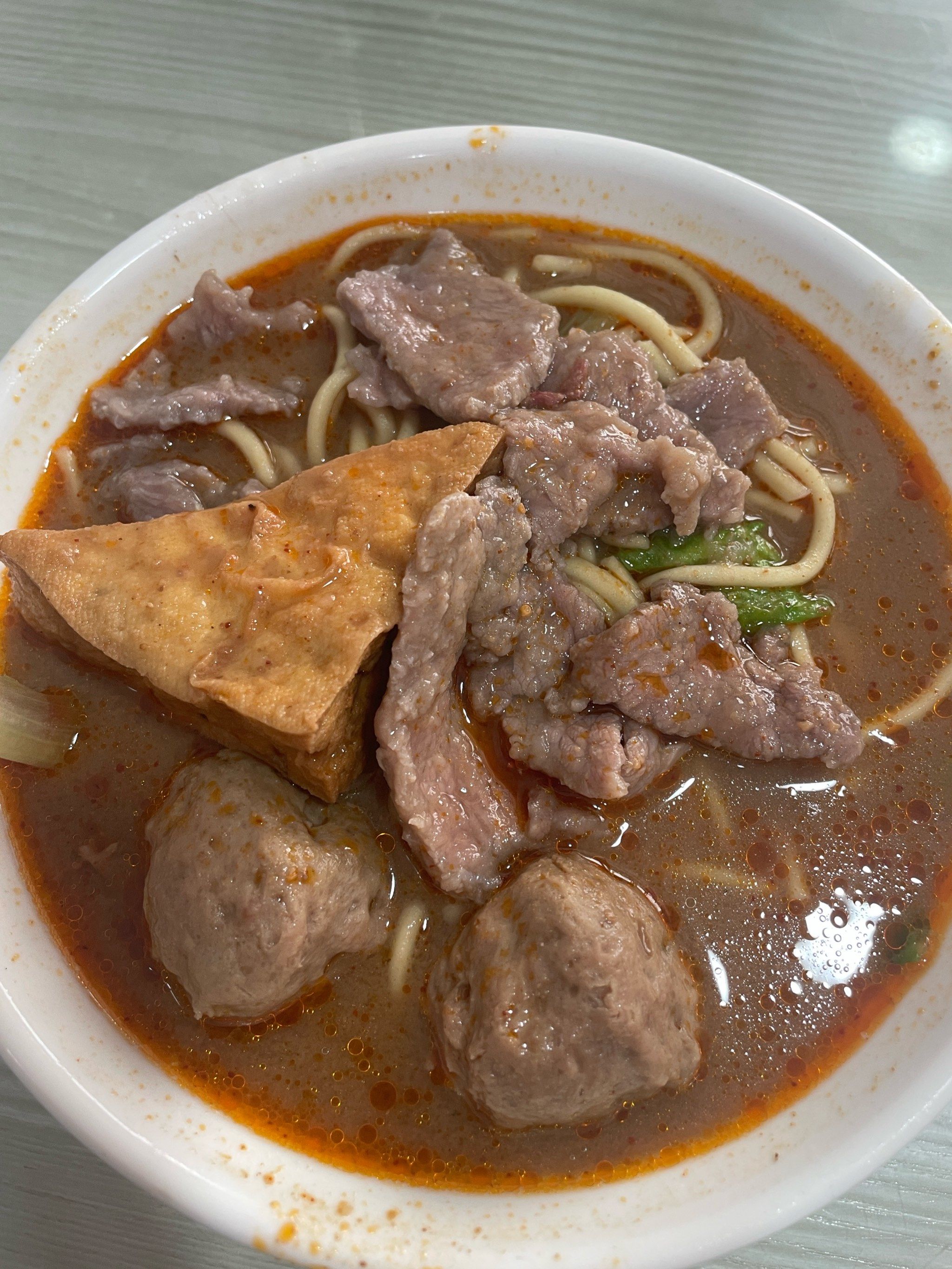 老板很热情,沙茶牛肉面好吃汤头还挺浓郁的