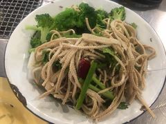 -马路牙子烧烤音乐酒馆(望京店)