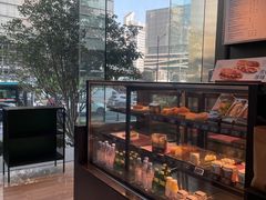 -星巴克(港汇1号办公楼店)