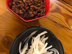 -丽虹云南过桥米线(兴工街店)