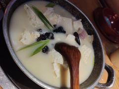 土家手掰柴火豆腐-吃饭皇帝大土家民族菜(正大广场店)