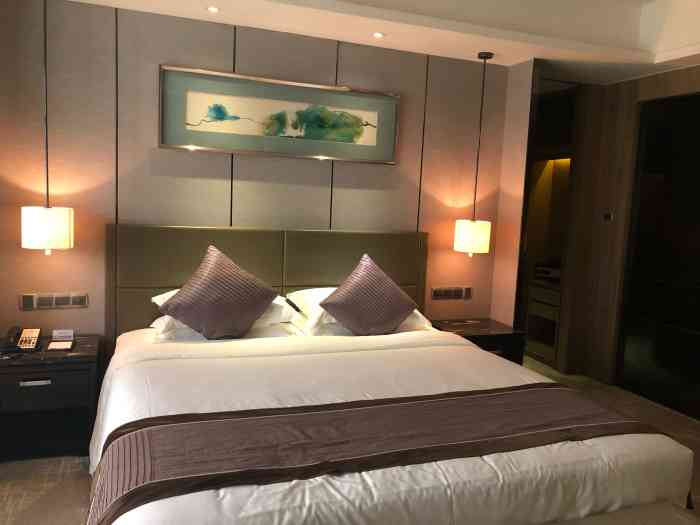 新海利大酒店(拱北口岸店)-"性价比要不要这么高 就在酒店附近很方便