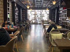 -钟书阁(松江泰晤士小镇店)