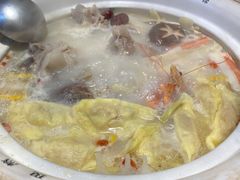 -三人行骨头王火锅(长寿店)