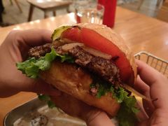 牛肉汉堡-Arrow Factory Brewing箭厂啤酒