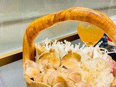 -红鼎豆捞·非遗鲍皇汤火锅(宝丰路店)